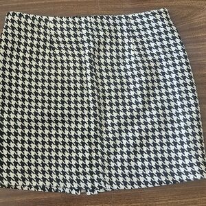 Classic Houndstooth Black and White Skirt